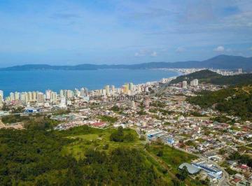 Terreno · 1400m² · CONDOMÍNIO CHÁCARA FLORA