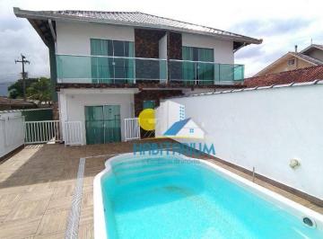 24e31044f44c0e9bc7f076514529abe9f80f1712 · Sobrado poucos metros do Mar 03 quartos sendo 02 suites, piscina em Guaratuba