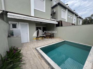 Casa · 230m² · 4 Quartos · 2 Vagas · Casa disponível para locação anual e venda em Juquehy.