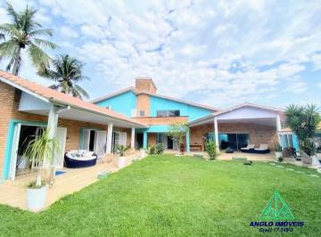Casa de 4 quartos, Ubatuba · Agradável sobrado com 900m² de terreno!