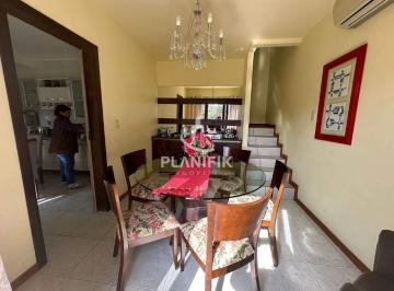 Casa · 180m² · 4 Quartos · Duas casas em um terreno ideal para investimento ou família grande