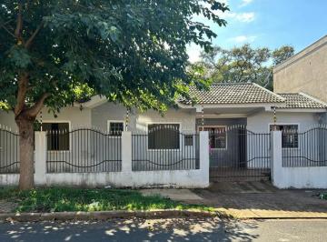 Casa · 330m² · 3 Quartos · 2 Vagas · Casa com otima localização