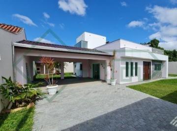 Foto 01 · Encantadora Residência no Cambijú | 4 Quartos | Apenas 160 metros da Praia
