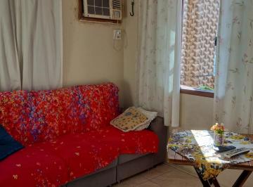 Casa de 2 quartos, Nova Iguaçu · Casa 2 quartos centro de Nova Iguaçu próximo a UNIG