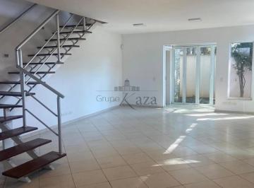 Casa · 250m² · 4 Quartos · 2 Vagas · Oportunidade - Casa - Moema - 4 Dormitórios - 250m².