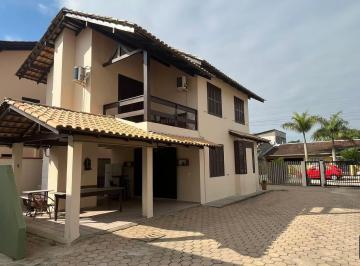 Casa · 110m² · 3 Quartos · 2 Vagas · Casa à Venda