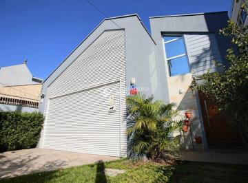 243719_iA293bRc2J9416s_243719668d770281693.jpg · Casa à venda com 233m2, 03 quartos sendo 02 suítes, Bairro: Santana em Porto Alegre/RS
