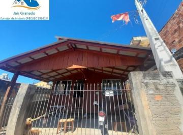 Casa · 288m² · 5 Quartos · 4 Vagas · 02 Casas no terreno em Camboriú no bairro Monte Alegre