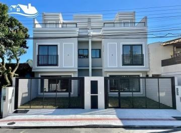 Casa · 205m² · 3 Quartos · 2 Vagas · Casa no Centro de Balneário Camboriú com 03 suítes