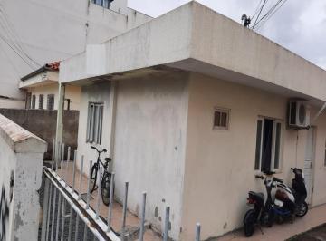 Casa · 309m² · 6 Quartos · Terreno Amplo no Bairro dos Municipios em Balneário Camboriú