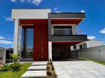 Casa · 270m² · 4 Quartos · 2 Vagas · Casa alto padrão em Camboriú Condomínio fechado Caledônia Private Village.