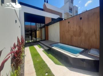 Casa · 103m² · 3 Quartos · 2 Vagas · Casa no Centro de Camboriú com 03 dormitórios