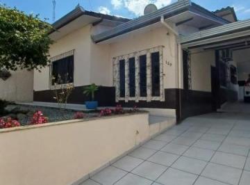 Casa · 120m² · 3 Quartos · 5 Vagas · Casa mobiliada no Centro de Camboriú com 03 dormitórios