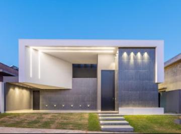 d4d7fbac7a9b4a258bae5bfc25b7f984.jpg · Casa para Venda em Uberlândia/MG - 3 Dorm. 238 m2 Área Útil