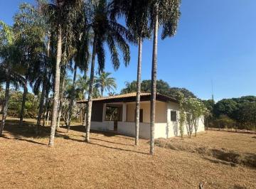 Foto 01 · Chácara de Luxo em Uberlândia-MG: 4 Quartos, 180m², Venda ou Locação no Bairro Chácaras Eldorado