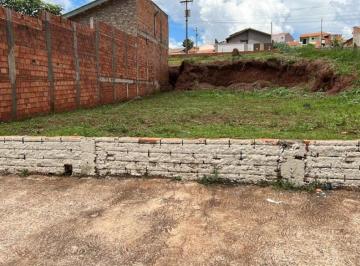 Casa · 250m² · CASA JARDIM IOLANDA - BOTUCATU / SP