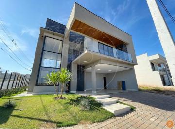 Casa de 4 quartos, Caldas Novas · Sobrado em Condomínio para venda localizado em Caldas Novas, GO.