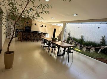 a8ebf9b657d14fbd96777674e4bdb0c9.jpeg · Casa para Venda em Uberlândia/MG - 3 Dorm. 240 m2 Área Útil
