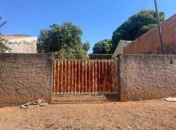 Terreno · 300m² · Lote com Meia Agua.