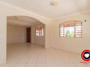 Casa de 4 quartos, Brasília · CASA ESTILO AMERICANO, 4 QTS- SUÍTE-SÓ R$ 5.700, JB 6, COM 2 ACESSOS À AV. PRINCIPAL, MENOS TRÂNSITO
