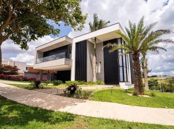 Casa · 560m² · 4 Quartos · 3 Vagas · Sobrado à venda mobiliado no Residencial Saint Patrick