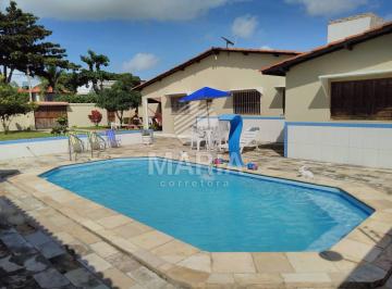 Casa de 5 quartos, Gravatá · Casa na praia em Ponta de Pedras - Goiânia/PE!  