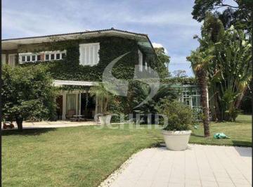 Casa · 1000m² · 4 Quartos · 6 Vagas · Maravilhosa casa à venda no Alto da Boa Vista, espaçosa e confortável