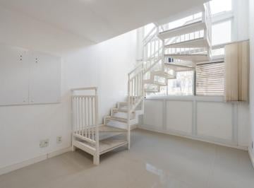 Apartamento · 52m² · 1 Quarto · 2 Vagas · Algumas viradas de vida começam com uma chave. Esta começa com uma escada.