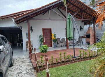 Casa · 140m² · 4 Quartos · 4 Vagas · Casa em Bombas, Bombinhas/SC