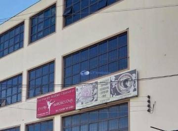 Comercial · 50m² · Sala em Jardim Pereira do Amparo, Jacareí/SP de 50m² para locação R$ 1.200,00/mes