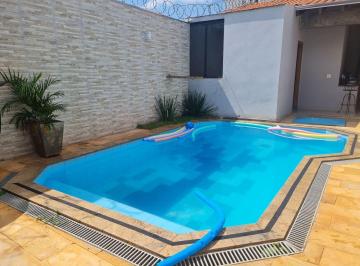 Casa · 250m² · 3 Quartos · 4 Vagas · Casa com 3 quartos à venda, bairro Santa Mônica - Uberlândia/MG