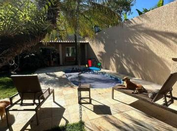 Casa · 327m² · 4 Quartos · 3 Vagas · Casa à venda, 4 quartos, 1 suíte, 3 vagas, Iporanga - Sete Lagoas/MG