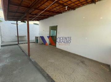 Casa · 80m² · 2 Quartos · Casa de 02 quartos com suíte disponível para locação.