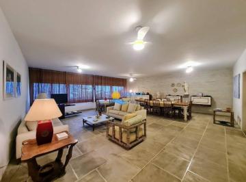 627ae70ddb762c898f80caf61a2b348d6375d91b · Apartamento próximo à praia com vista — Pitangueiras — Guarujá