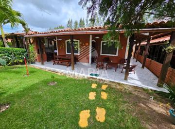 Casa de 3 quartos, Gravatá · Casa de condomínio com 03 quartos à venda em Gravatá/PE!