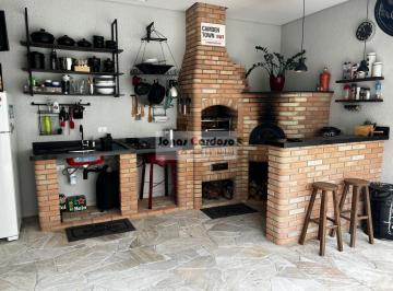 Foto 01 · Excelente casa à venda na Vila Suissa em Mogi das Cruzes. Com 3 quartos, 1 suíte, 2 salas, 3 banheir