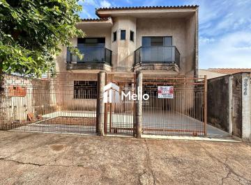 Foto 01 · Imperdível Casa à Venda em Umuarama-PR, Bairro Jardim Veneza - 3 quartos, 1 suíte, 1 sala, 3 banheir