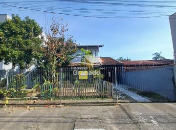 Casa · 307m² · 4 Quartos · Sobrado à venda 307.50 m  no CENTRO  de CAMBORIÚ  -  SC