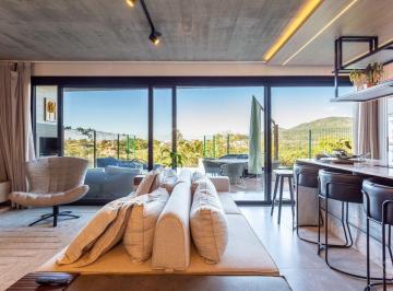 1 · Casa de 176m² com 3 suítes na Lagoa da Conceição