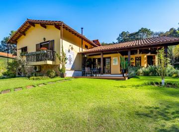 Casa · 6 Quartos · 4 Vagas · Casa com 6 quartos no Cuiabá, Petrópolis.