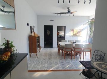 Casa · 170m² · 3 Quartos · 2 Vagas · Casa com 3 quartos à venda no Bairro Jardim Botâncio - Uberlândia/MG
