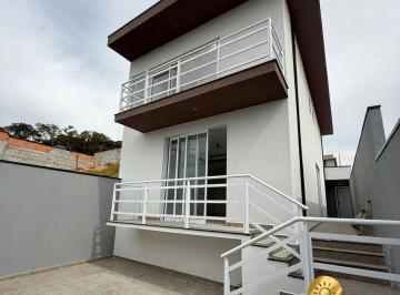 Casa · 140m² · 3 Quartos · 2 Vagas · Casa à venda em Terra Preta com 3 dormitórios