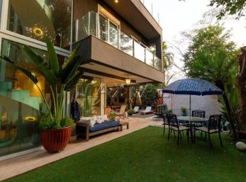 Casa · 790m² · 4 Quartos · 6 Vagas · Casa de Condomínio à Venda, 790m² de área útil, 4 suítes, 6 banheiros e 6 vagas, no Tucuruvi.