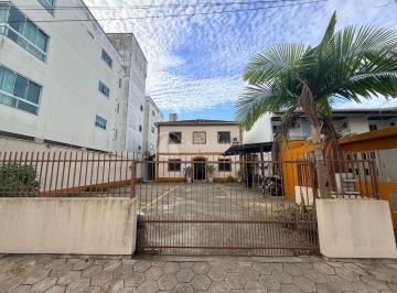 Apartamento en Aluguel de 1 quarto Centro · Apartamento com 1 dormitório no Centro de Camboriú.