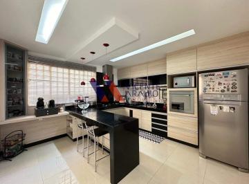 Casa · 185m² · 3 Quartos · 2 Vagas · Casa de 3 quartos com piscina a venda bairro Bom Retiro em Betim.