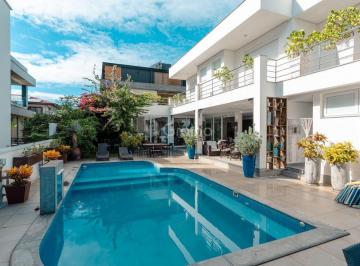 01casa_010 · Casa Alto Padrão de 600m² com 4 suítes em Jurerê Internacional