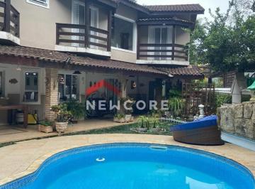 Casa · 210m² · 4 Quartos · 3 Vagas · Casa de condomínio em Rua J4F - Guaratuba - Bertioga/SP