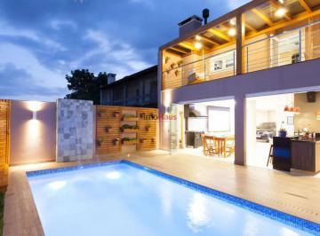 Casa · 190m² · 3 Quartos · 2 Vagas · Casa semimobiliada com piscina e espaço gourmet no Centro de Parobé