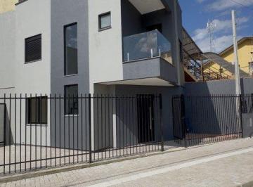 Casa · 2 Quartos · 2 Vagas · Casa à venda - no Centro