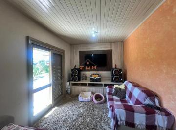 Casa · 70m² · 3 Quartos · 2 Vagas · Casa no bairro Primeiro de Maio